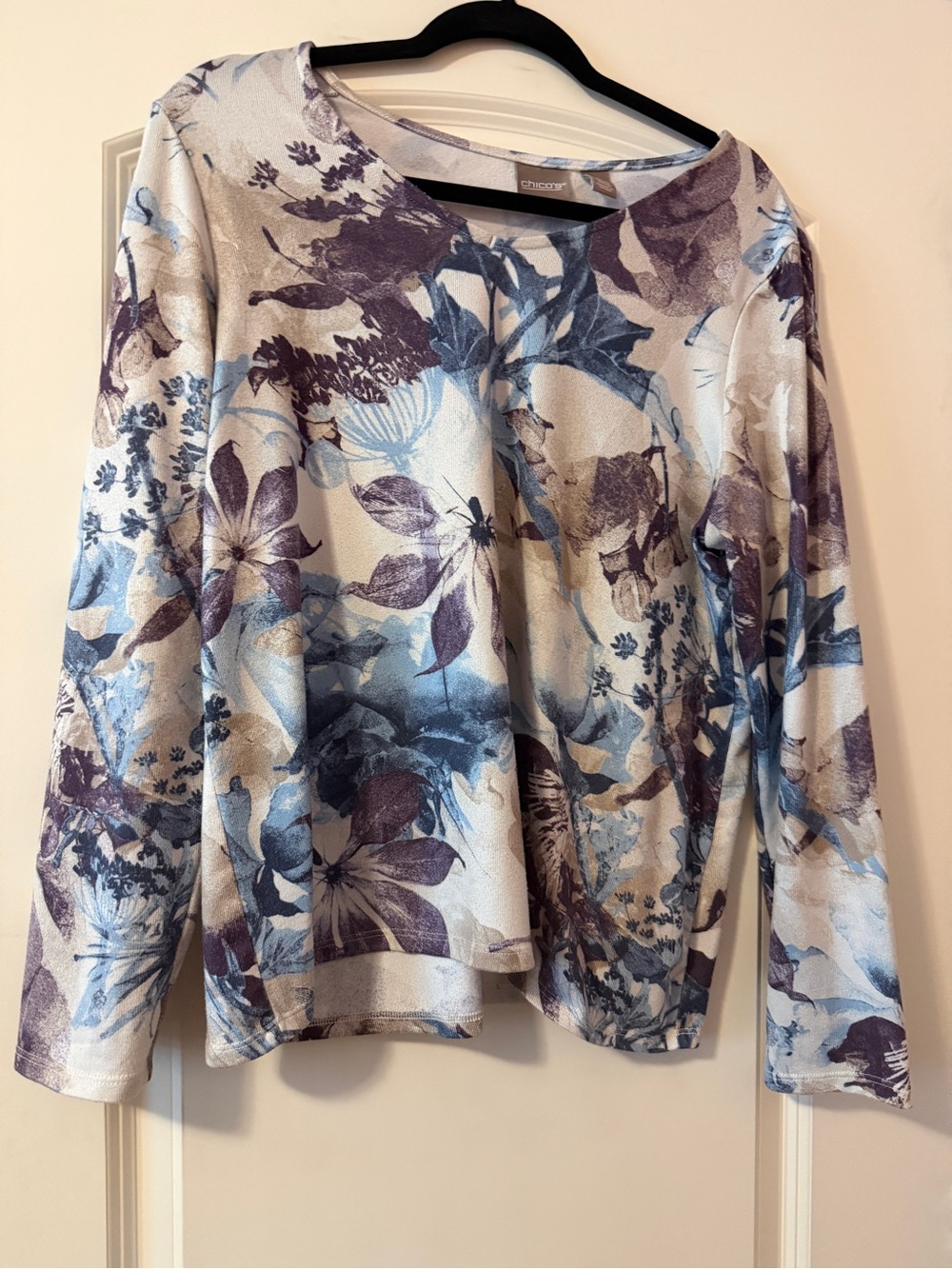Chico's Floral Long-Sleeve Scoop Lightweight Sweater in Blue & Purple SZ2